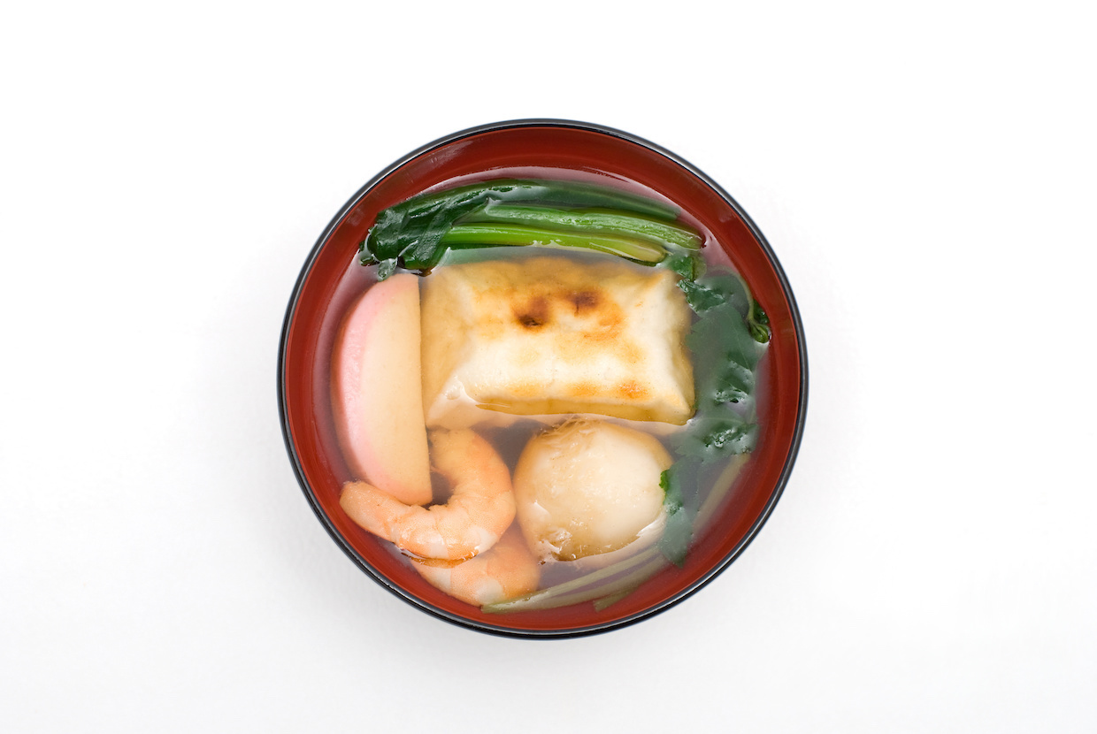 お雑煮にはどんな具を入れる？地域別の違いやレシピをご紹介