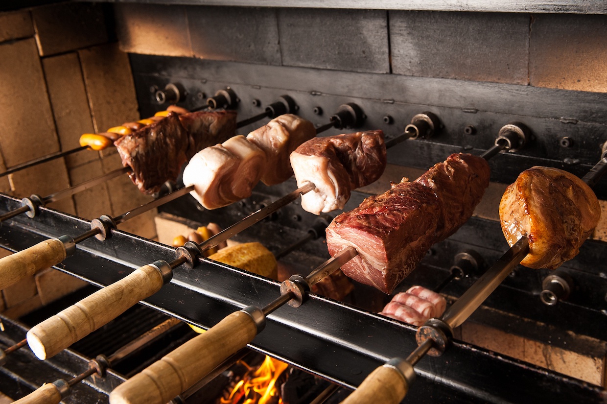 シュラスコとは？食べ方や作り方などをご紹介！