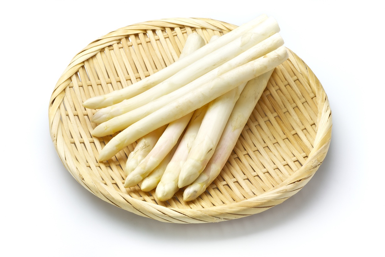 ホワイトアスパラガスとは？保存方法やおすすめレシピもご紹介