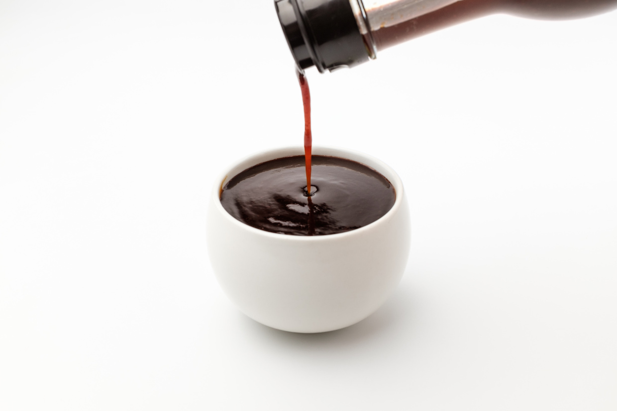 ウスターソースとオイスターソースの違いは？原材料や使い方の違いを解説