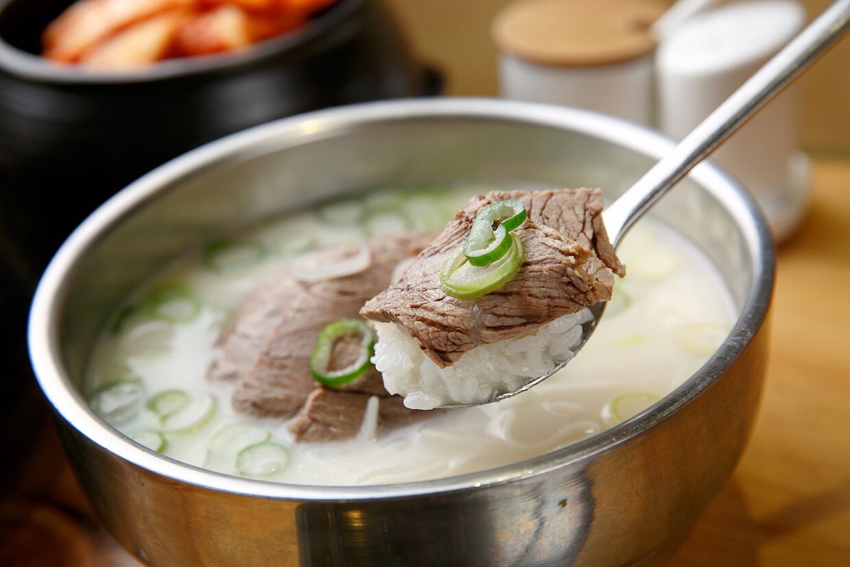 韓国の牛骨スープ「ソルロンタン」とは？本場の食べ方やレシピもご紹介