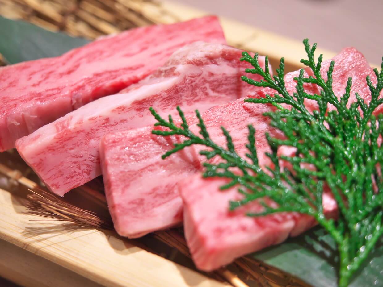 牛肉のクラシタとはどんな部位？ハネシタ（ザブトン）との違いも解説