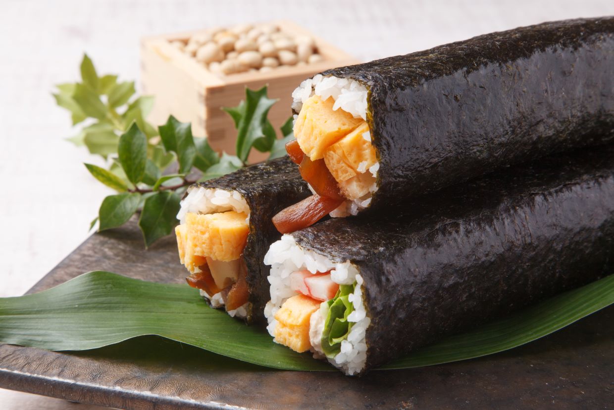 節分に恵方巻を食べるのはなぜ？手作りで好きな具材を楽しもう！