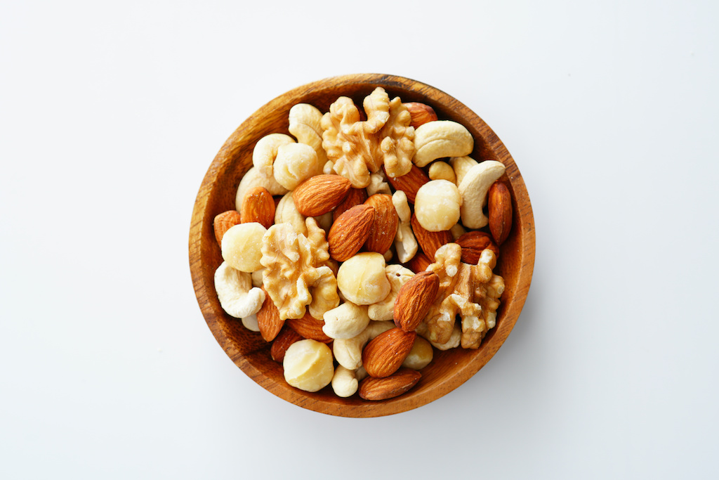 ナッツのカロリーと糖質は？正しいナッツの摂取量とは