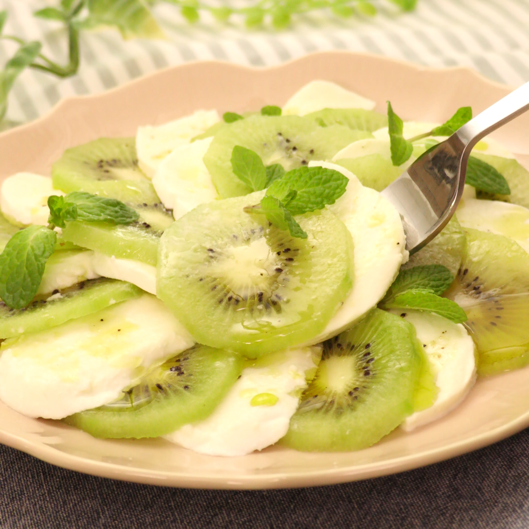 【キウイレシピ 25選】人気のおかず・スイーツアレンジ