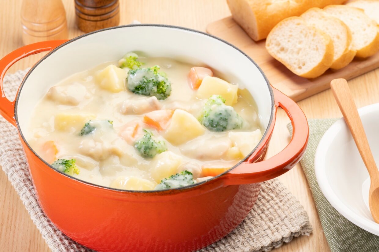 【シチューに合う献立】簡単で相性抜群！人気のおかず＆主食50選