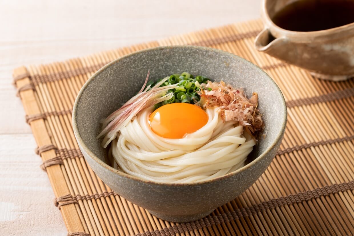 【ぶっかけうどんの簡単レシピ】人気の時短アレンジ15選