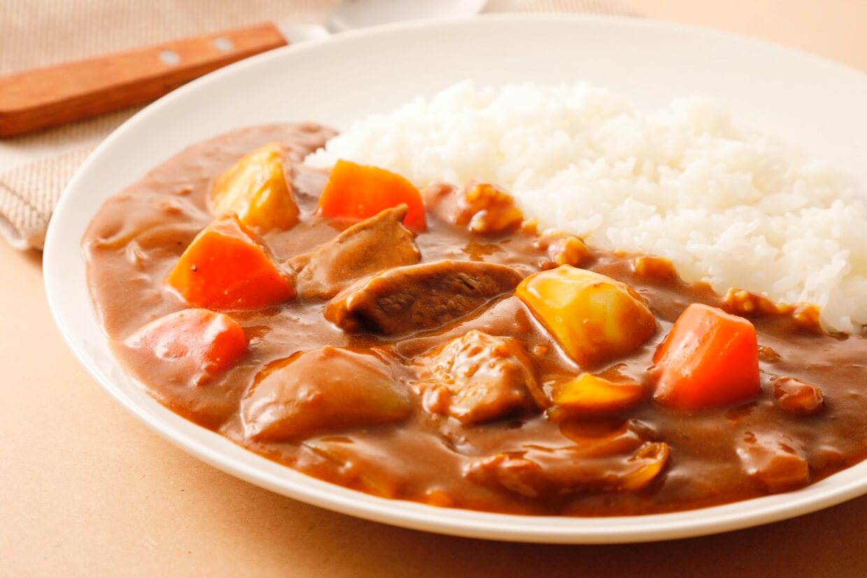 【カレーに合うおかず】相性抜群！人気の付け合わせ・副菜20選