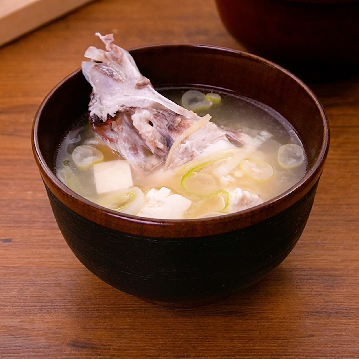 【あら汁の作り方】ぶりや鯛の旨み丸ごと!下処理&人気レシピ8選