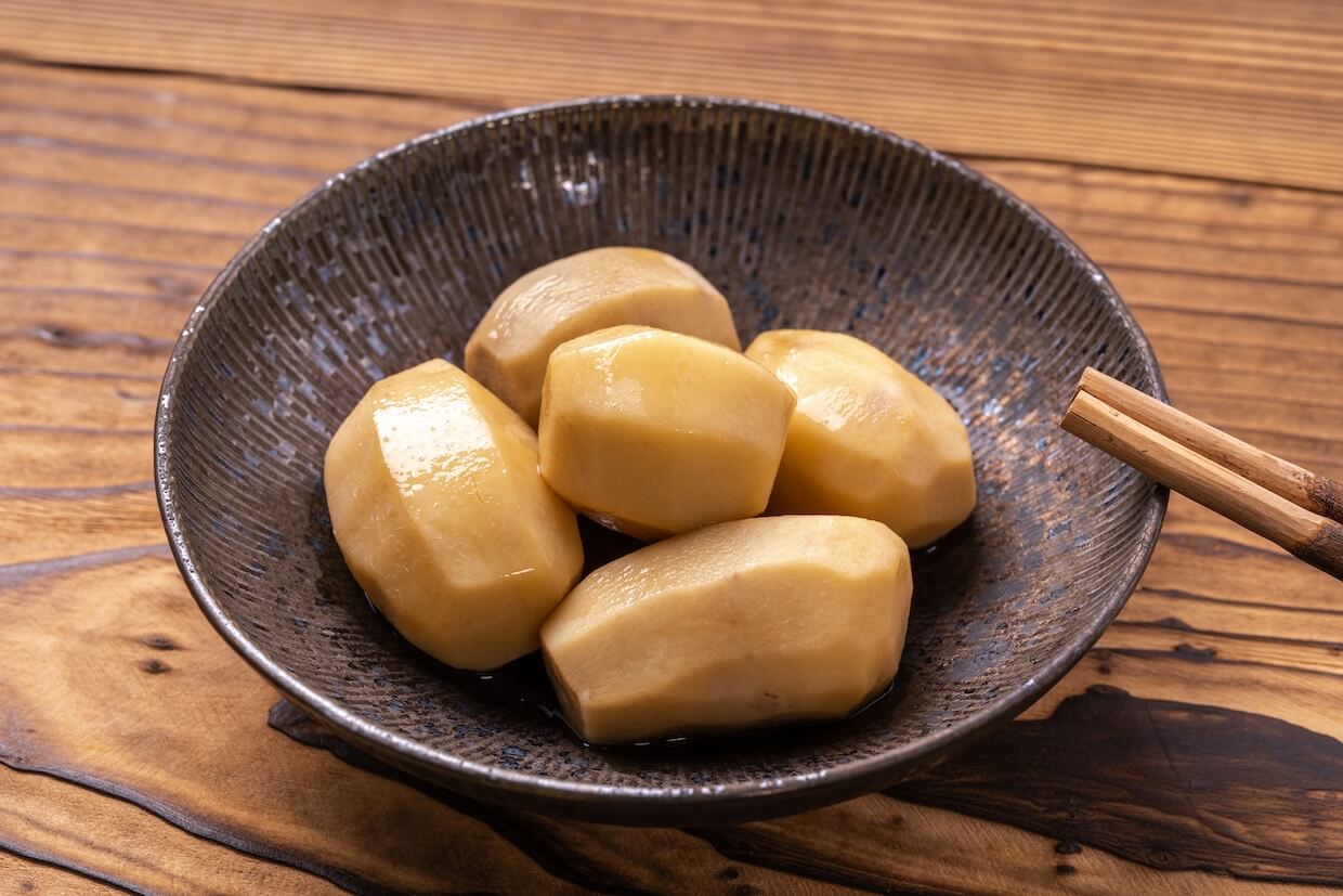 【里芋の人気レシピ】レンジで簡単調理も!煮物&絶品アレンジ35選