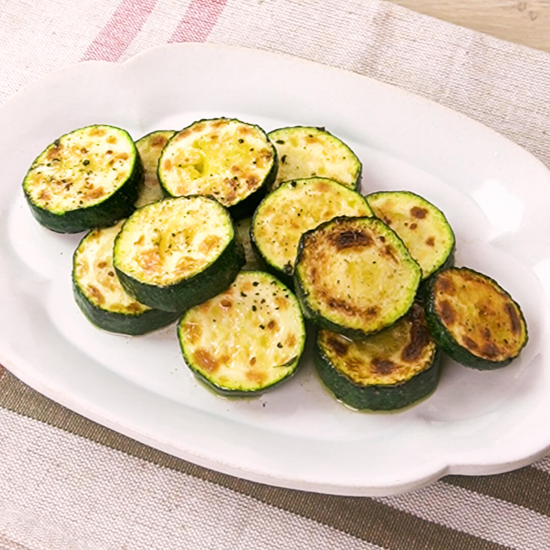 【ズッキーニの簡単レシピ】人気の炒め物から副菜まで27選
