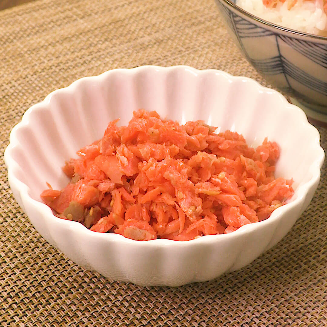 【鮭フレークのレシピ】手作りが絶品！人気の美味しいアレンジ35選