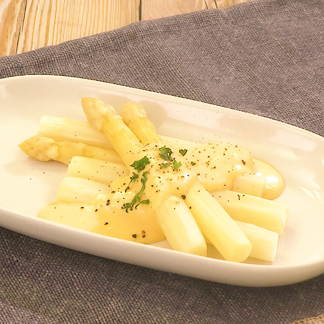 【ホワイトアスパラの人気レシピ】基本の茹で方からリゾットまで5選