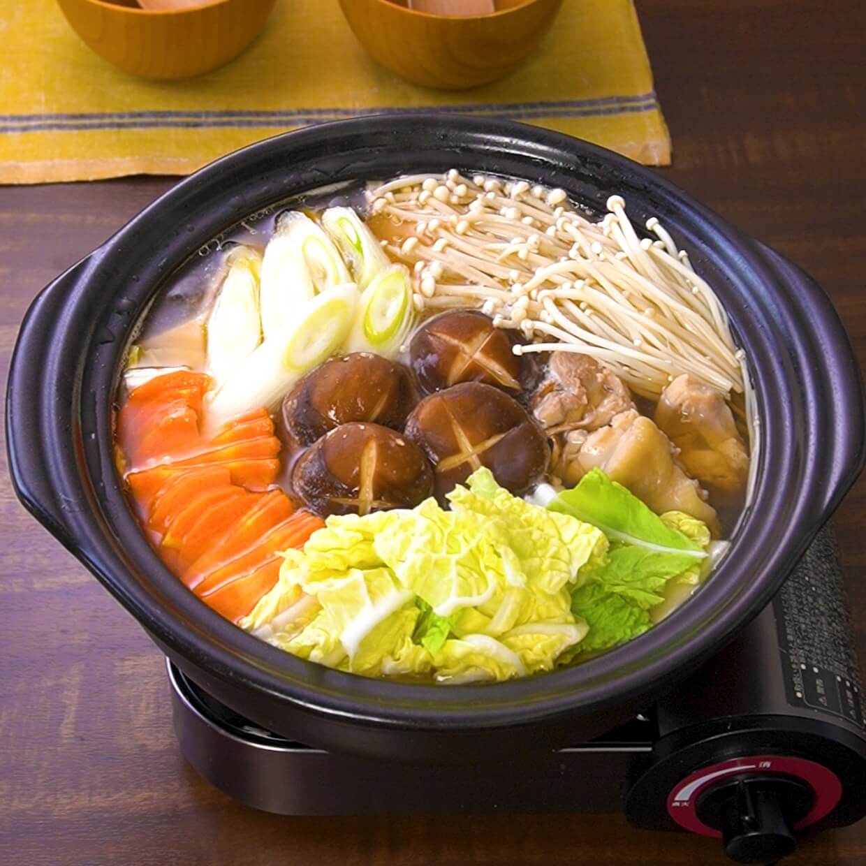 【鶏鍋の人気レシピ】鶏のうまみ広がる♪あったか絶品アレンジ30選