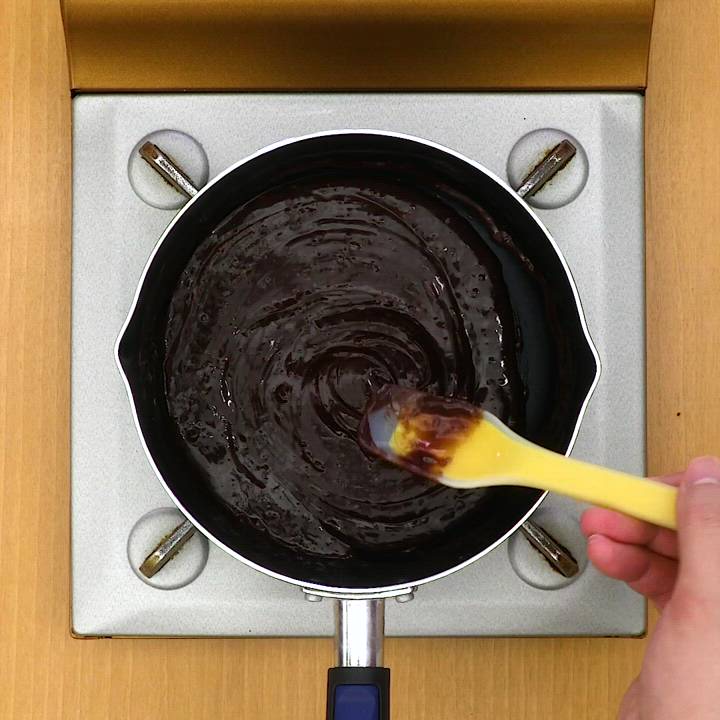 バレンタインにもぴったり♪ チョコマカロンのレシピ動画・作り方 | デ