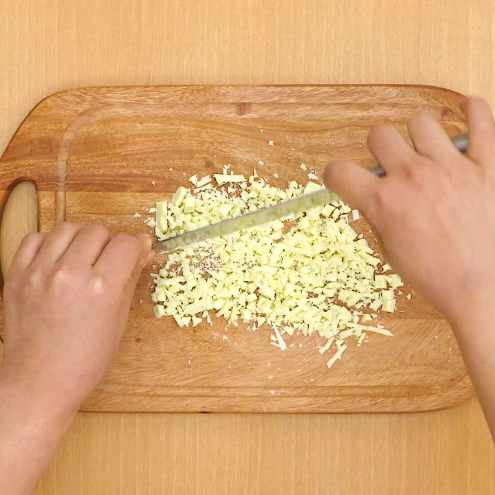 材料3つで簡単かわいい♡ マーブル生チョコのレシピ動画・作り方 | デ