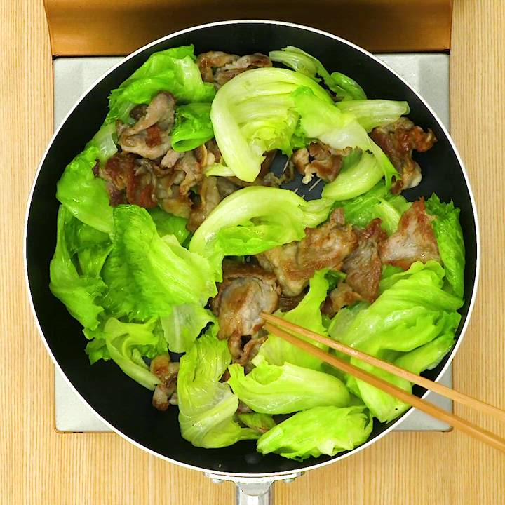 包丁いらず！ 塩だれ豚レタス炒めのレシピ動画・作り方 | デ