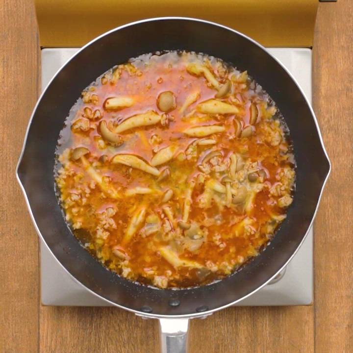 ピリ辛でコクのある味！ 豚ひき肉ともやしの担々風スープのレシピ動画