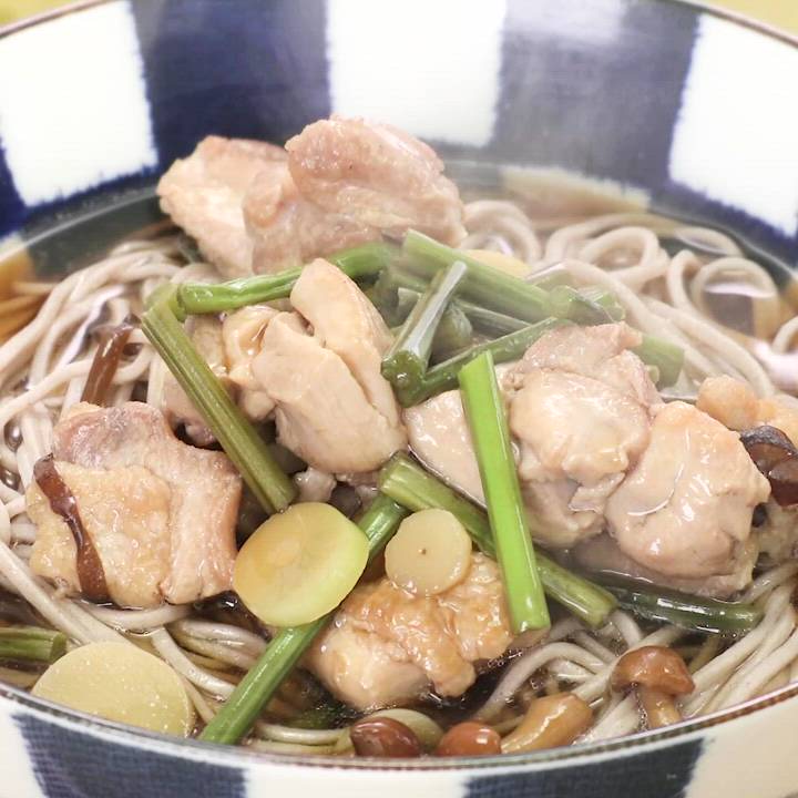 じんわりおいしい♪ 山菜鶏そばのレシピ動画・作り方 | デリッシュキッチン