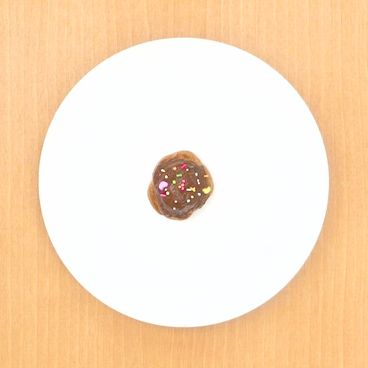 お好みのトッピングで！ お手軽クロカンブッシュのレシピ動画・作り方