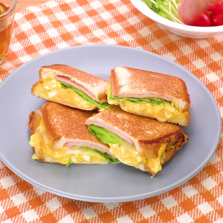 ボリューム満点！ ハムとレタスの卵サンドのレシピ動画・作り方 | デ