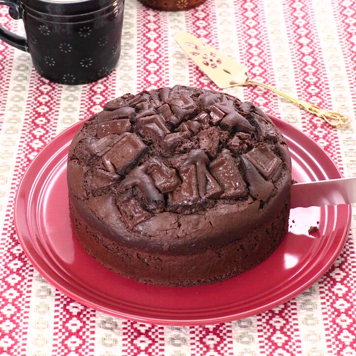 材料4つで作れる♪ お手軽チョコレートケーキのレシピ動画・作り方
