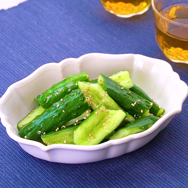 さっと作れる♪ たたききゅうりの白だし漬けのレシピ動画・作り方 | デ