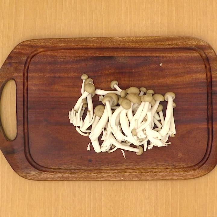 レンジで簡単！ しめじともやしの中華和えのレシピ動画・作り方