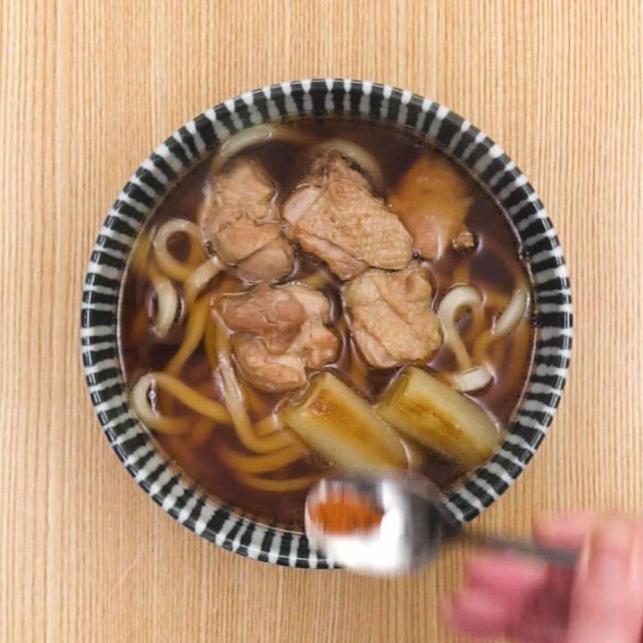 シンプルなおいしさ！ 鶏南蛮うどんのレシピ動画・作り方 | デリッシュ