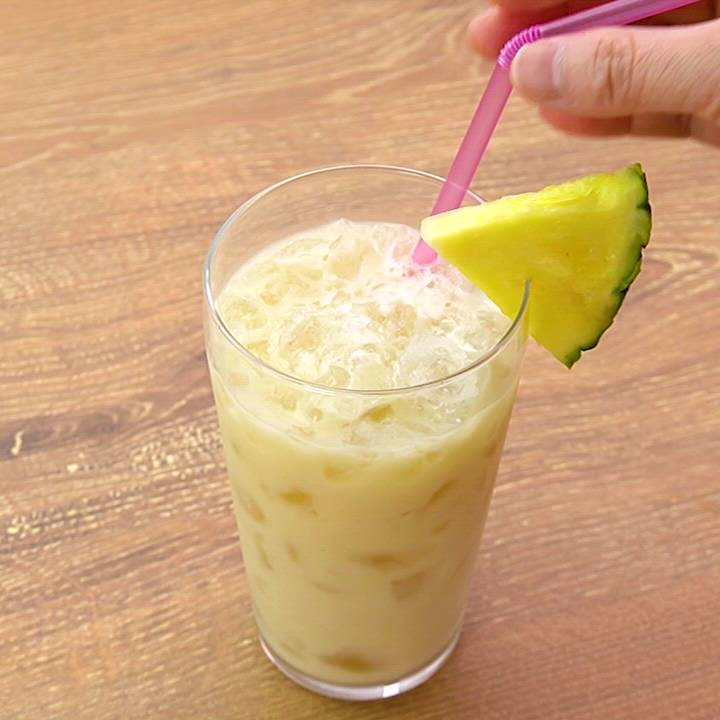 おいしいカクテルの作り方！ ピニャコラーダのレシピ動画・作り方 | デ