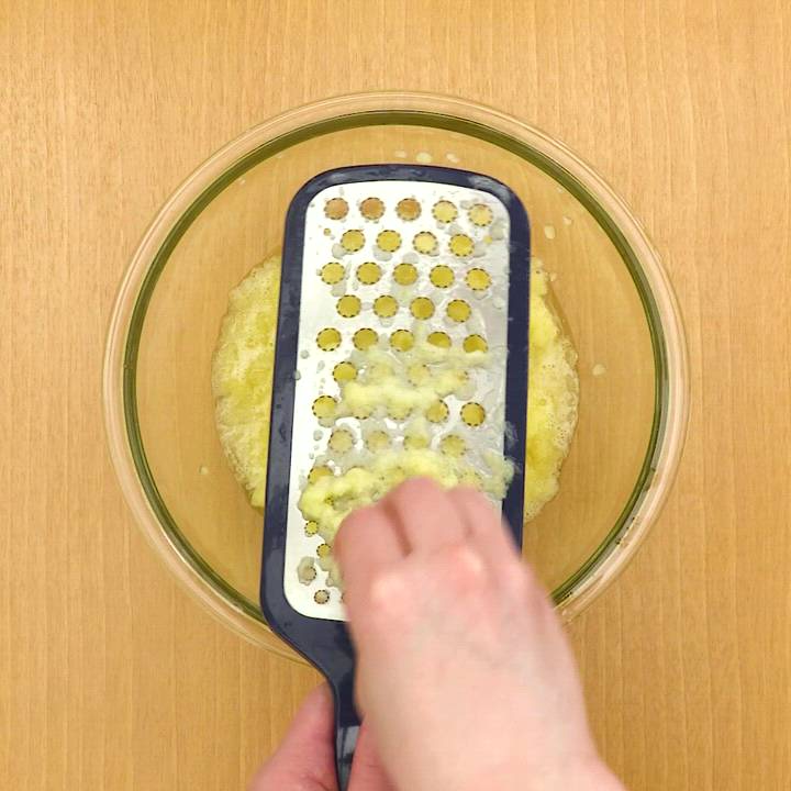 優しい味わい！ すりおろしりんごのレシピ動画・作り方 | デリッシュ