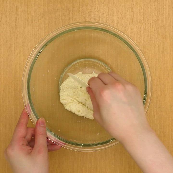 こねてすぐにできる！ 薄力粉で作るピザ生地のレシピ動画・作り方 | デ 