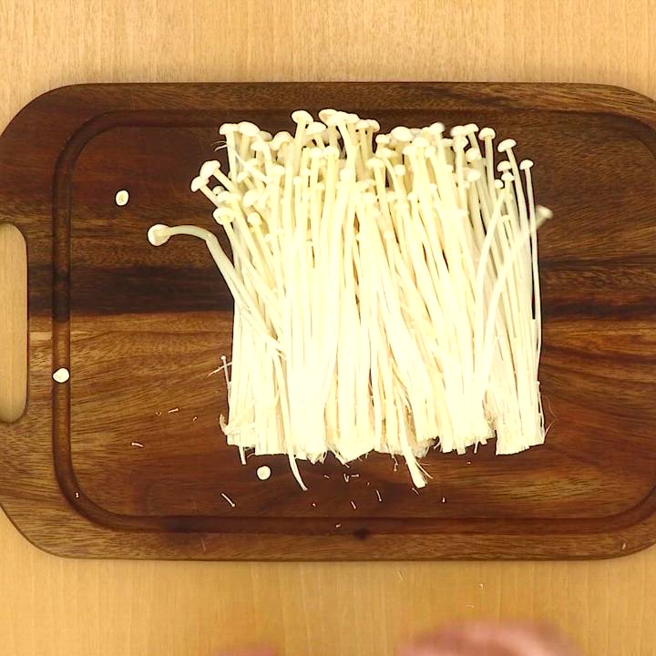 箸が止まらない♪ ヤンニョムえのきのレシピ動画・作り方 | デリッシュ