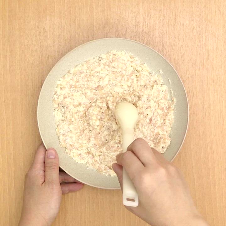 豆腐でふわふわ！ レンジつくねのレシピ動画・作り方 | デリッシュキッチン