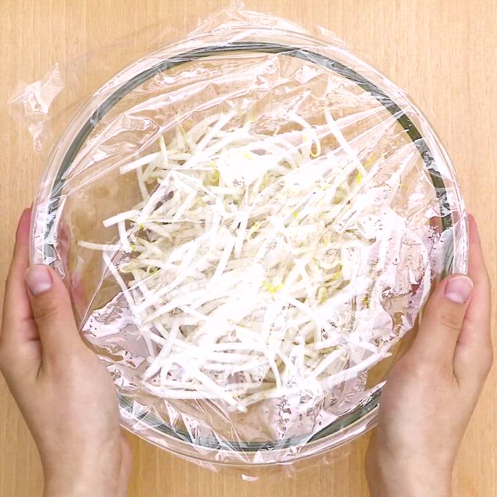 ラーメンのトッピングに！ 旨辛もやしのレシピ動画・作り方 | デ