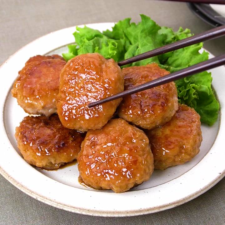 簡単15分でメインおかず！甘辛ダレが絶品な鶏つくねのレシピ | デ