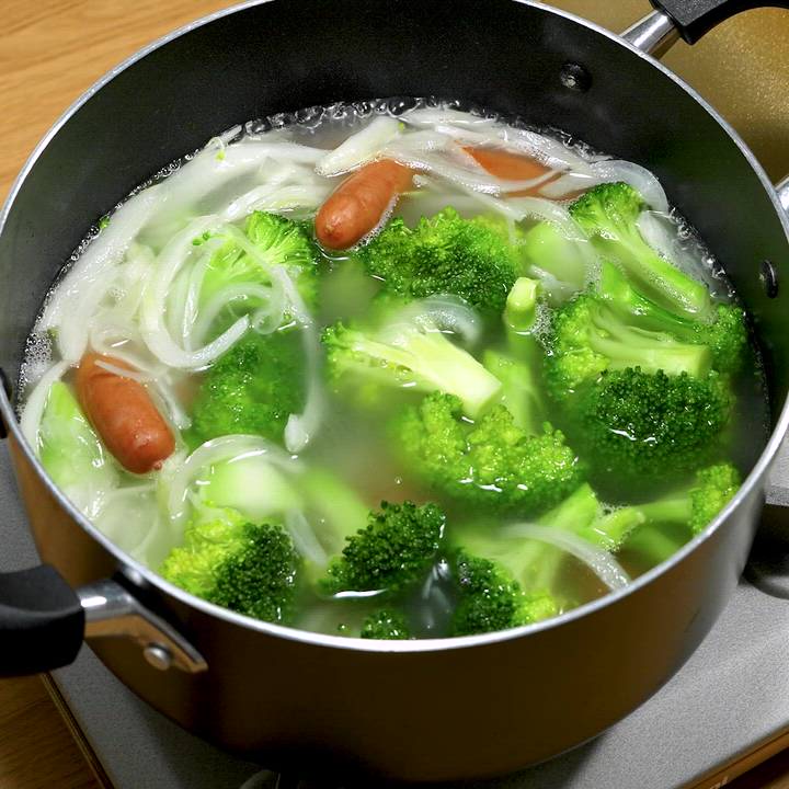 20分でできる！ ブロッコリーのクリームシチューのレシピ動画・作り方